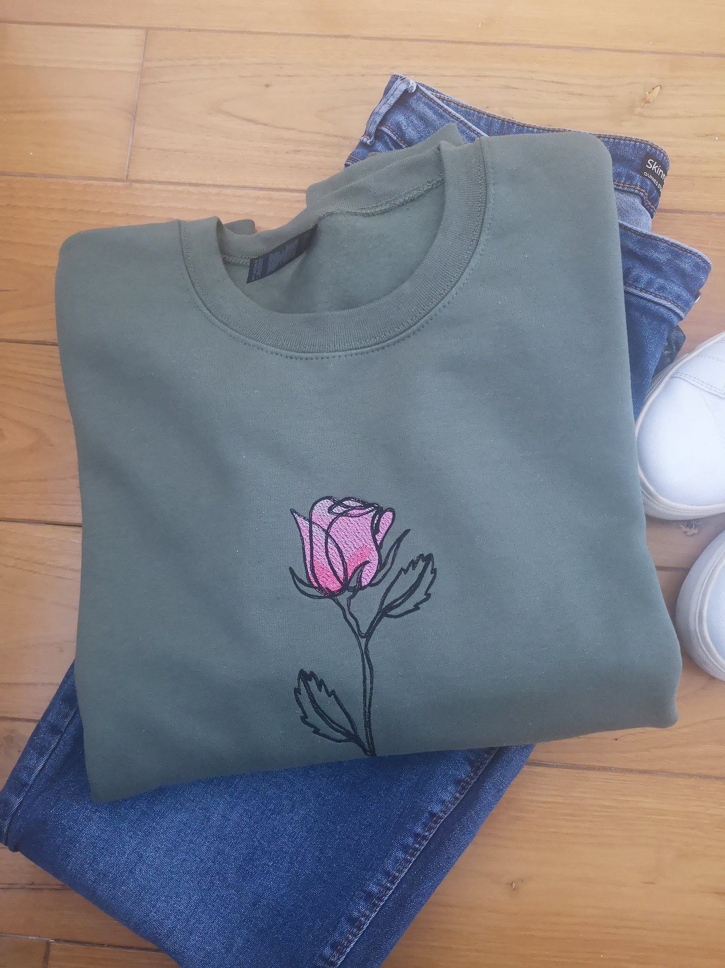 Simple Rose Sweatshirt